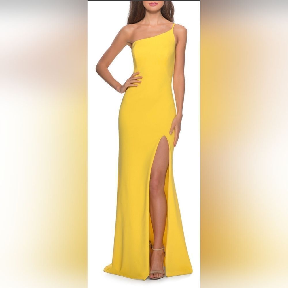 La Femme One-Shoulder Jersey Gown NWT size 4 Yellow (28176)